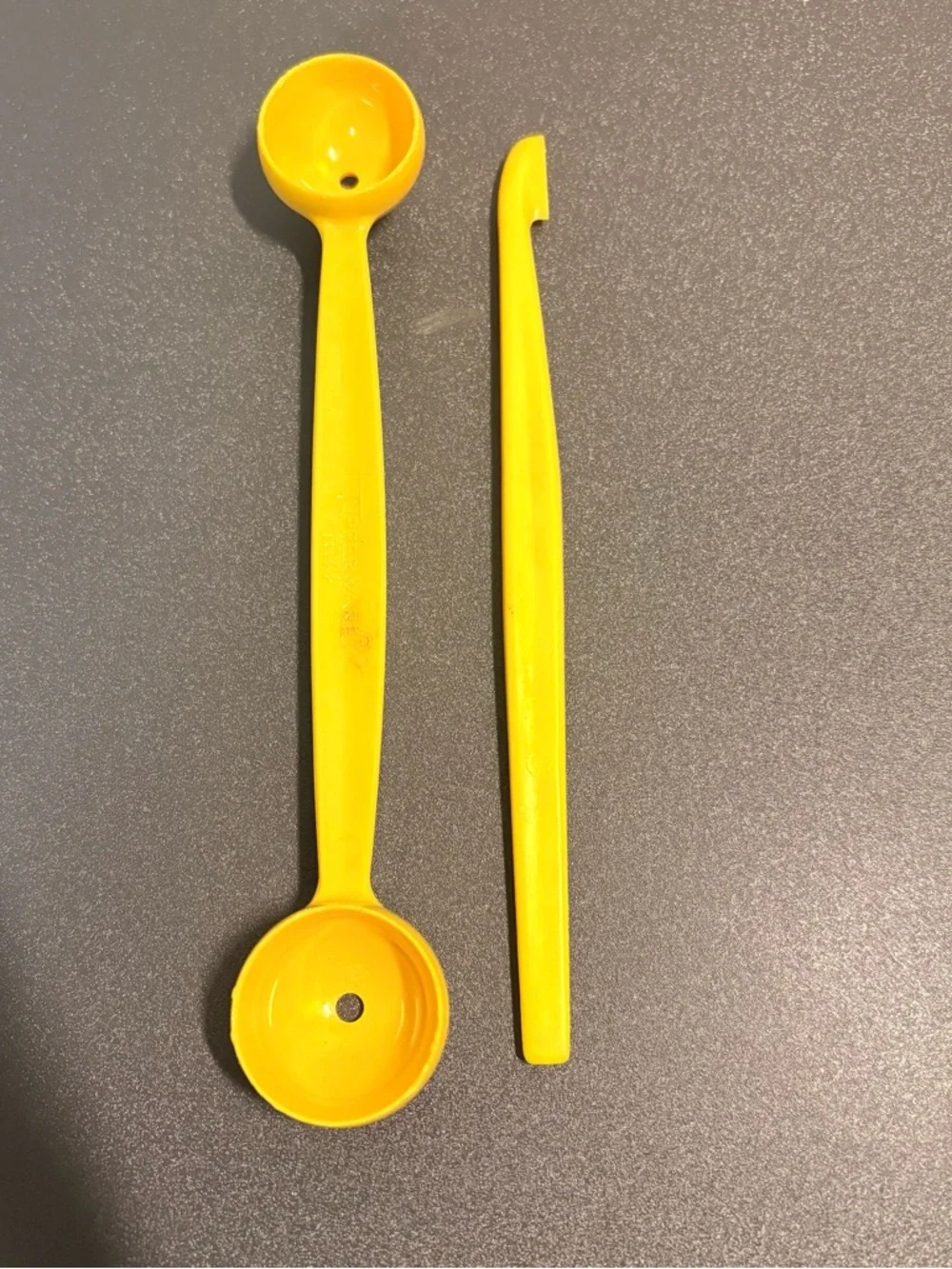 Vintage Tupperware utensils‎ Salad Servers with baller & 🍊 peeler